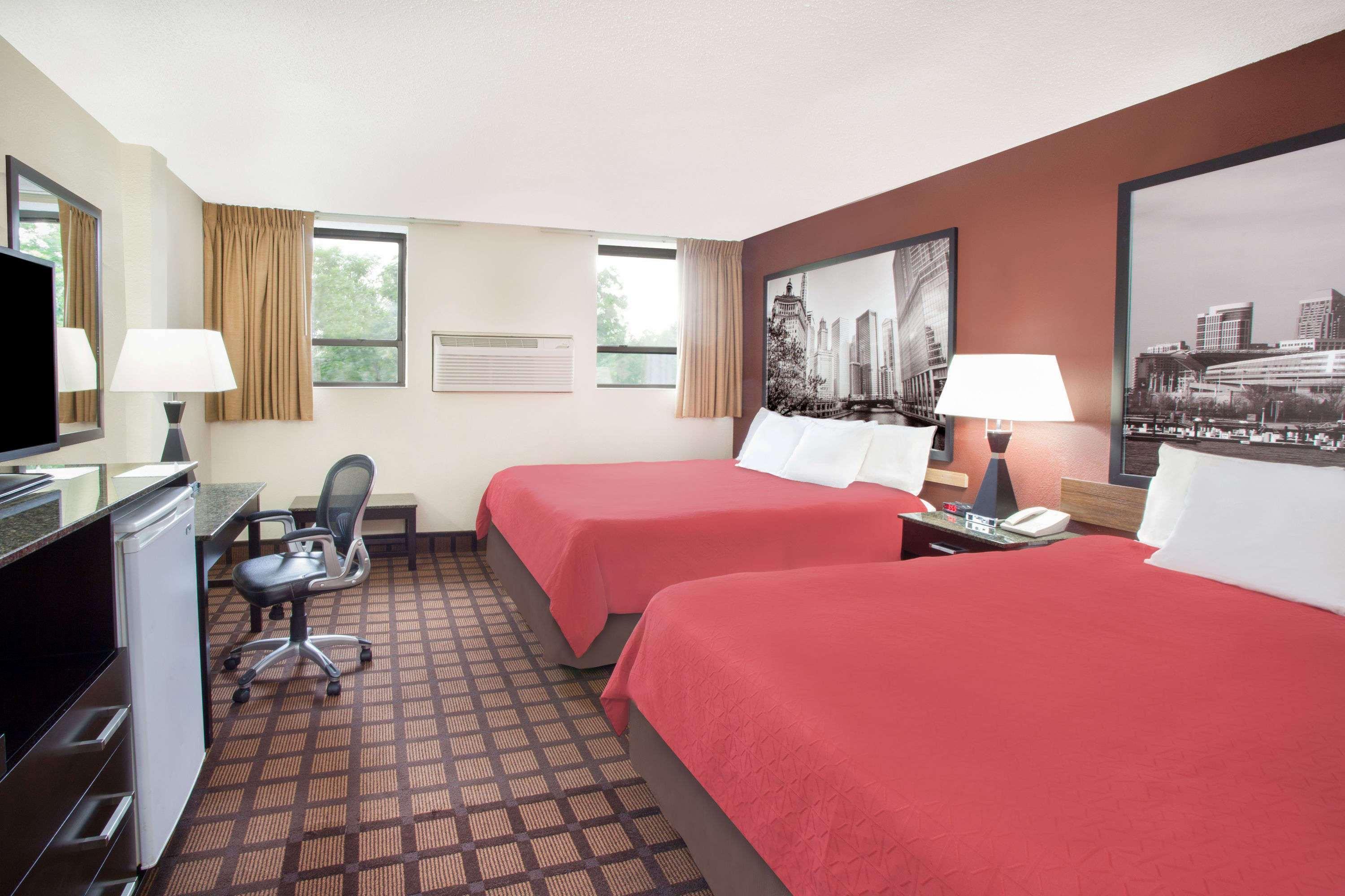 Super 8 By Wyndham Chicago Il Hotel Luaran gambar
